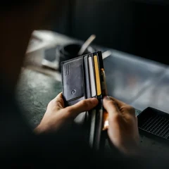 Find lost wallet chipolo wallet finder featured