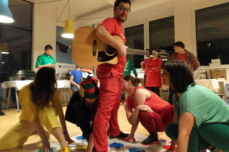 Chipolo Guitar Twister