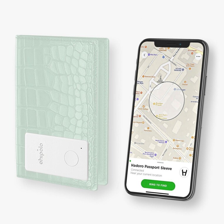 Passport cover alligator finishing stainless steel color green chipolo finder 4