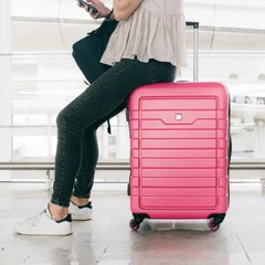 Airline luggage gets lost daria shevtsova featured