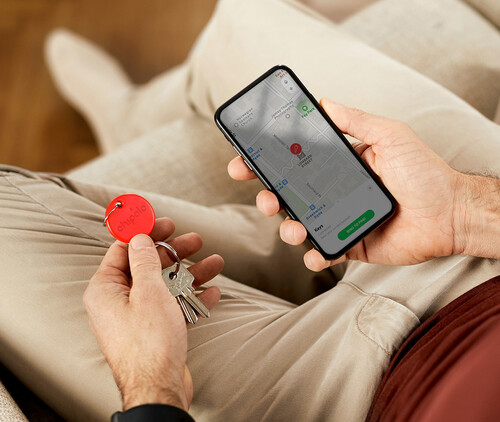 Smart key finder with find my phone feature Chipolo app