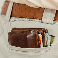 Lost wallet cash credit card pocket